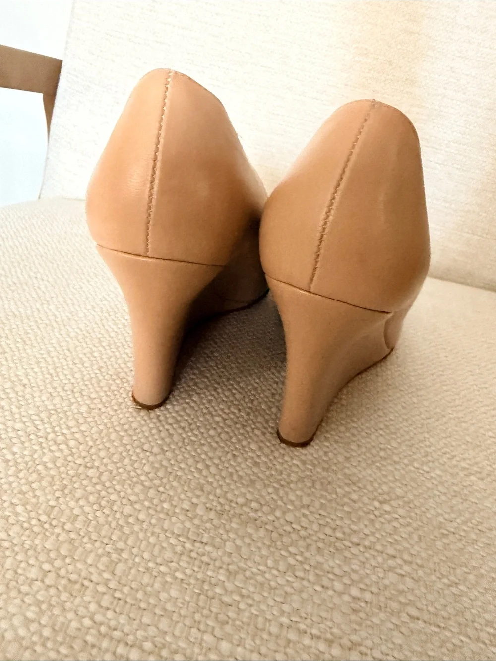 kate spade tan nude peep-toe pumps with gold bow hardware